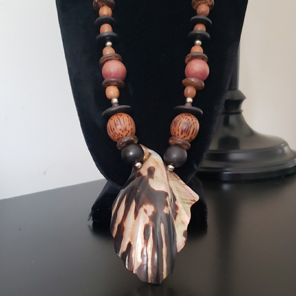 Women's Large Abalone Shell Statement Necklace W/… - image 2